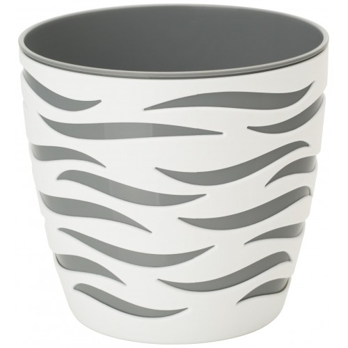 Plant pot supplier Garden Pots wholesale Plastic flower pots UK
